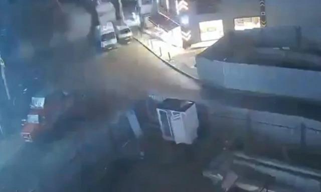 Gebze’deki binanın yıkılma anı kamerada 1