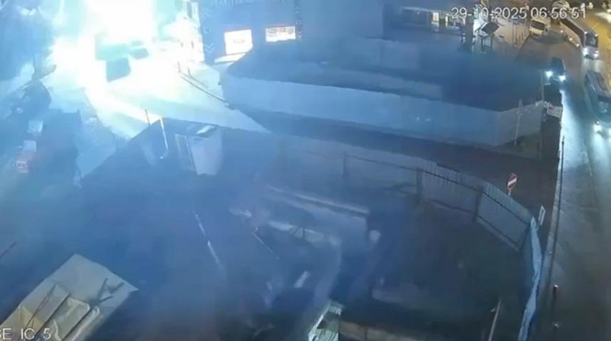 Gebze’deki binanın yıkılma anı kamerada