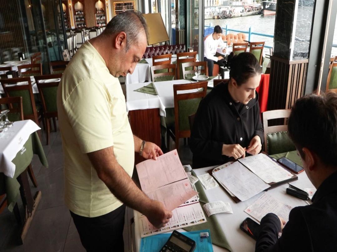 Sosyal medyada gündem olmuştu! Bakanlık harekete geçti, Beyoğlu nda turistlere 59 bin TL hesap çıkaran restoranın cezası belli oldu 5