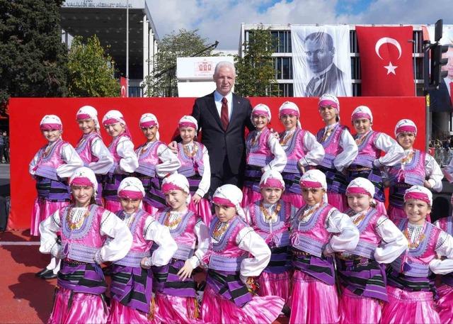 Cumhuriyet’in 102. yıl dönümü Vatan Caddesi’nde coşkuyla kutlandı 2