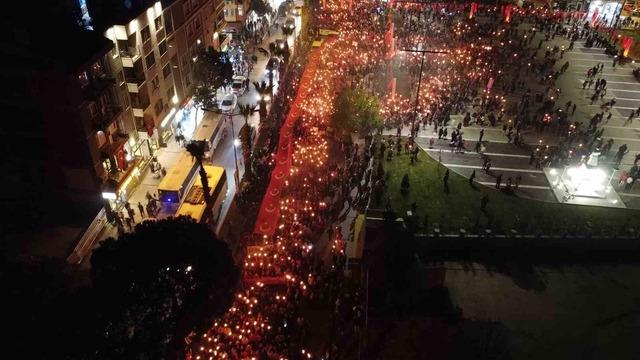 Çanakkale’de Cumhuriyet coşkusu fener alayıyla taçlandı 8