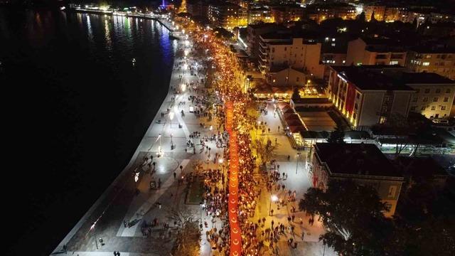 Çanakkale’de Cumhuriyet coşkusu fener alayıyla taçlandı 6