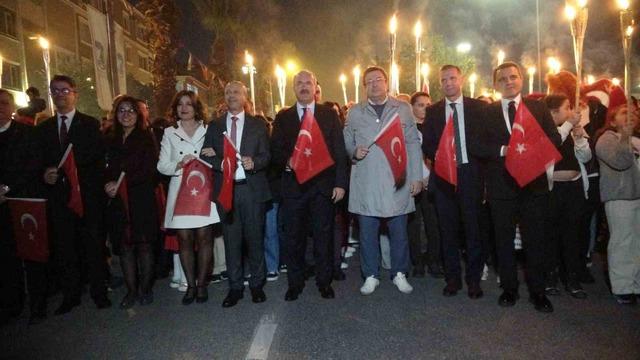 Çanakkale’de Cumhuriyet coşkusu fener alayıyla taçlandı 5