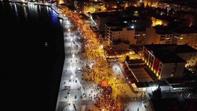 Çanakkale’de Cumhuriyet coşkusu fener alayıyla taçlandı 2