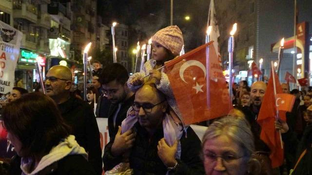 Çanakkale’de Cumhuriyet coşkusu fener alayıyla taçlandı 1