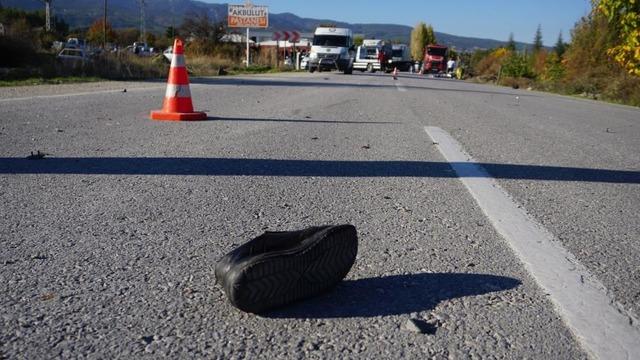 Otomobille çarpışan motosikletin sürücüsü hayatını kaybetti