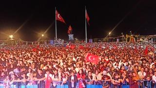 İskenderun sahilinde Cumhuriyet coşkuşu