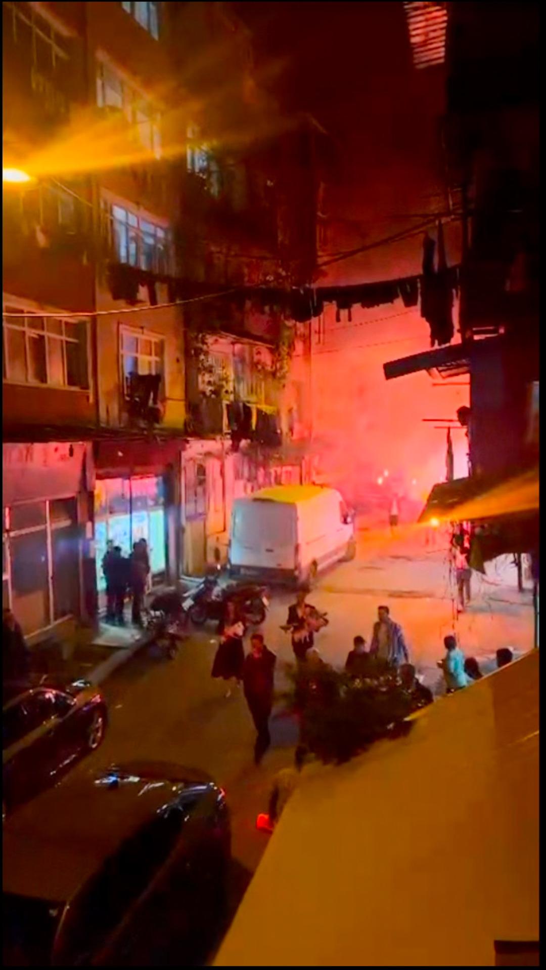 Yer: Beyoğlu! Kız istemeye geldiler faciadan dönüldü: Havai fişek yangın çıkardı: 8 kişi hastanelik oldu 1