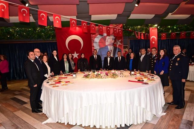 Aydın’da Cumhuriyet coşkusu resepsiyonla taçlandı 4