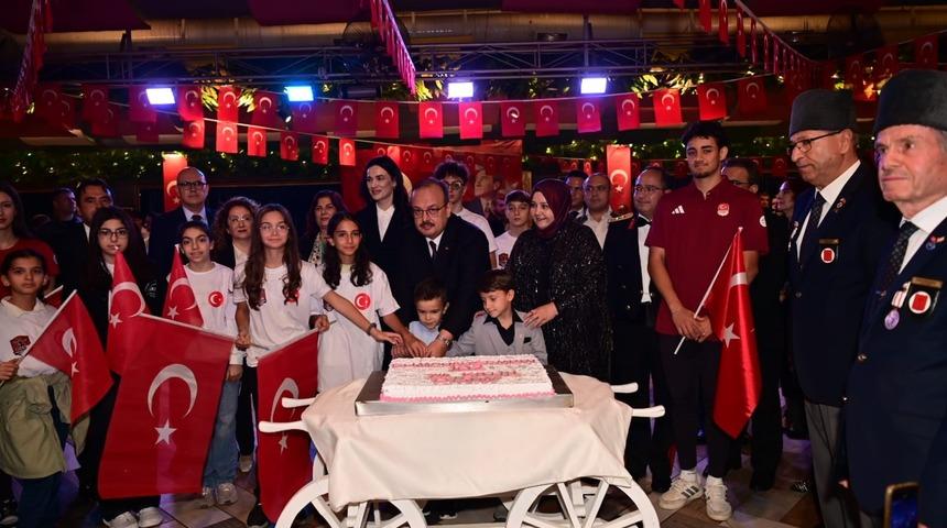 Aydın’da Cumhuriyet coşkusu resepsiyonla taçlandı