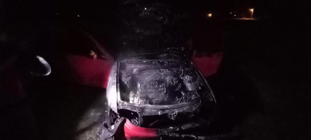 Muş’ta seyir halindeki otomobil alev aldı 1