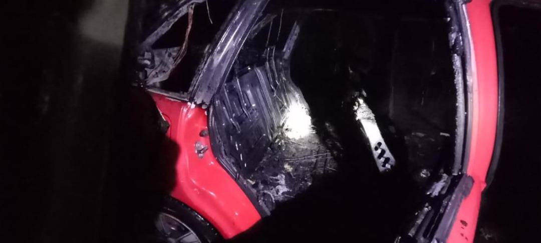 Muş’ta seyir halindeki otomobil alev aldı 2