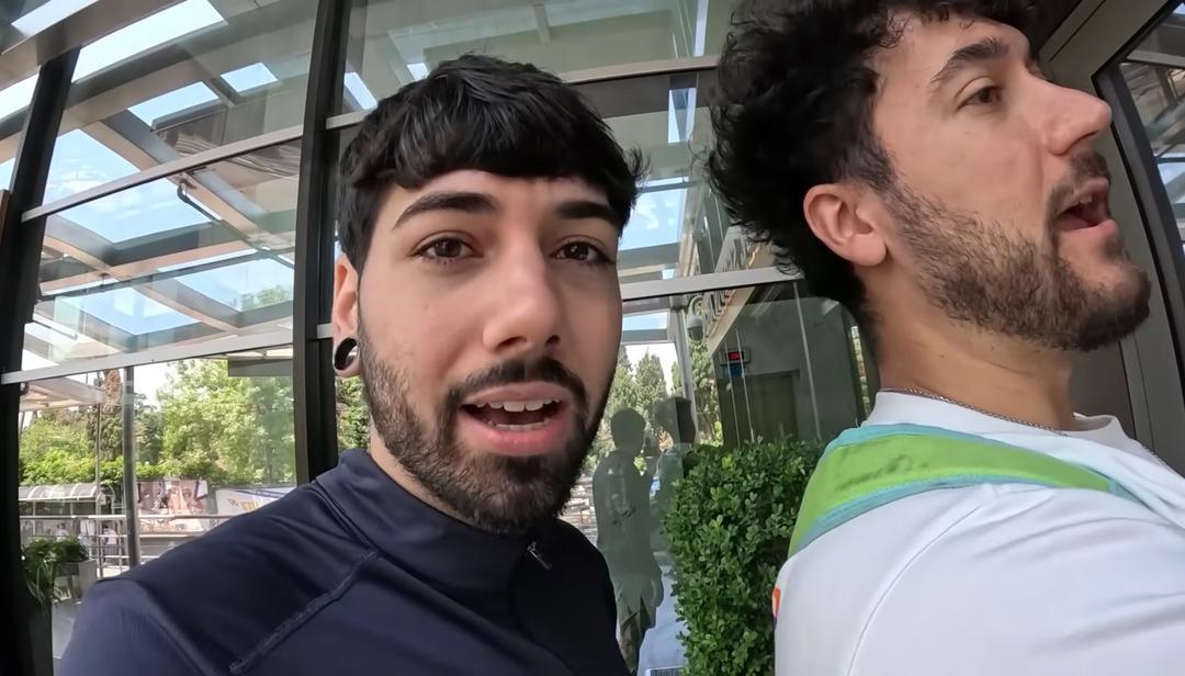 Yer: Beyoğlu... İspanyol YouTuber ı  Yanlış anlama  deyip d&ouml;vd&uuml;ler! Yaşananların hepsini kaydetti 1