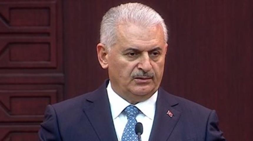 Başbakan Yıldırım'dan Türk bayrağına saldırıya tepki: Kabul edilebilir yanı yok