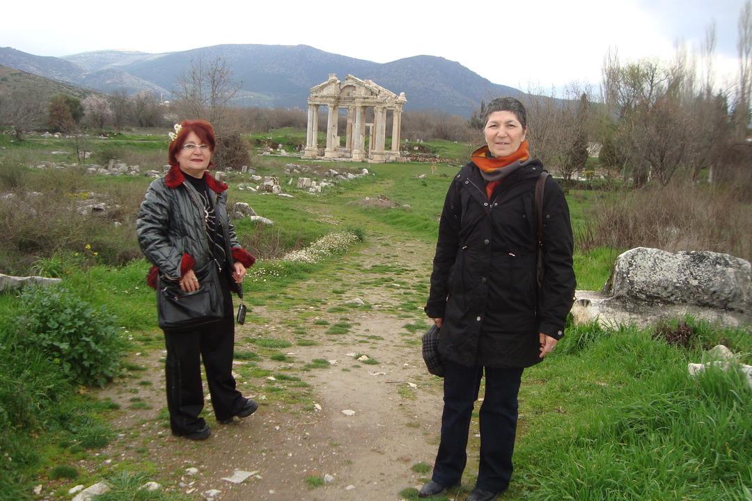 Kanseri sanatla yendi: Emekli öğretmen, resim tutkusundan vazgeçmeden gırtlak kanserini yendi 4