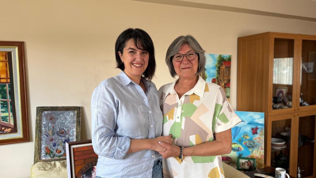 Kanseri sanatla yendi: Emekli öğretmen, resim tutkusundan vazgeçmeden gırtlak kanserini yendi 1