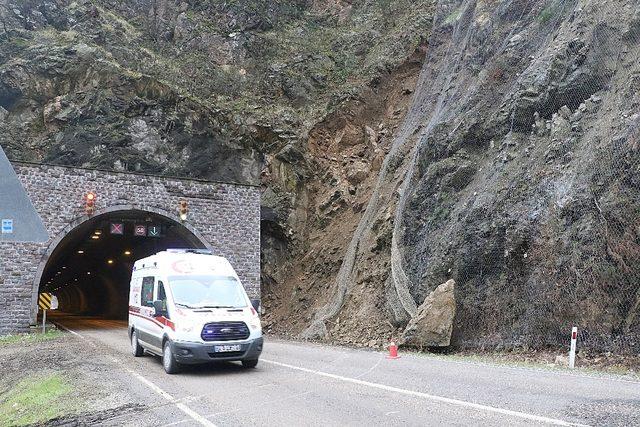 Karabük - Yenice karayolunda heyelan tehlikesi