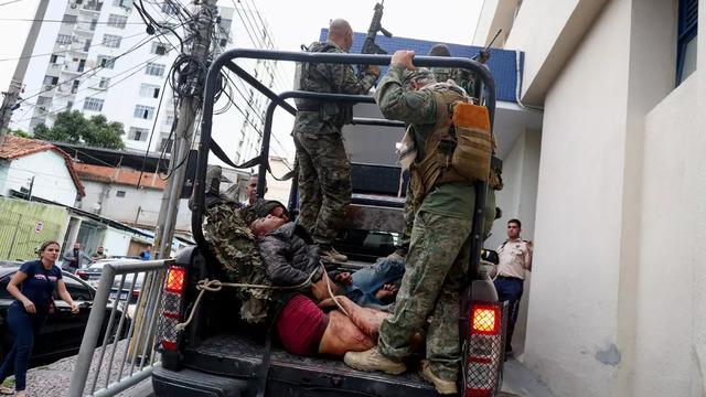 Rio de Janeiro'da en ölümcül polis operasyonu! Sayı 132'ye yükseldi: Cesetleri meydanda topladılar