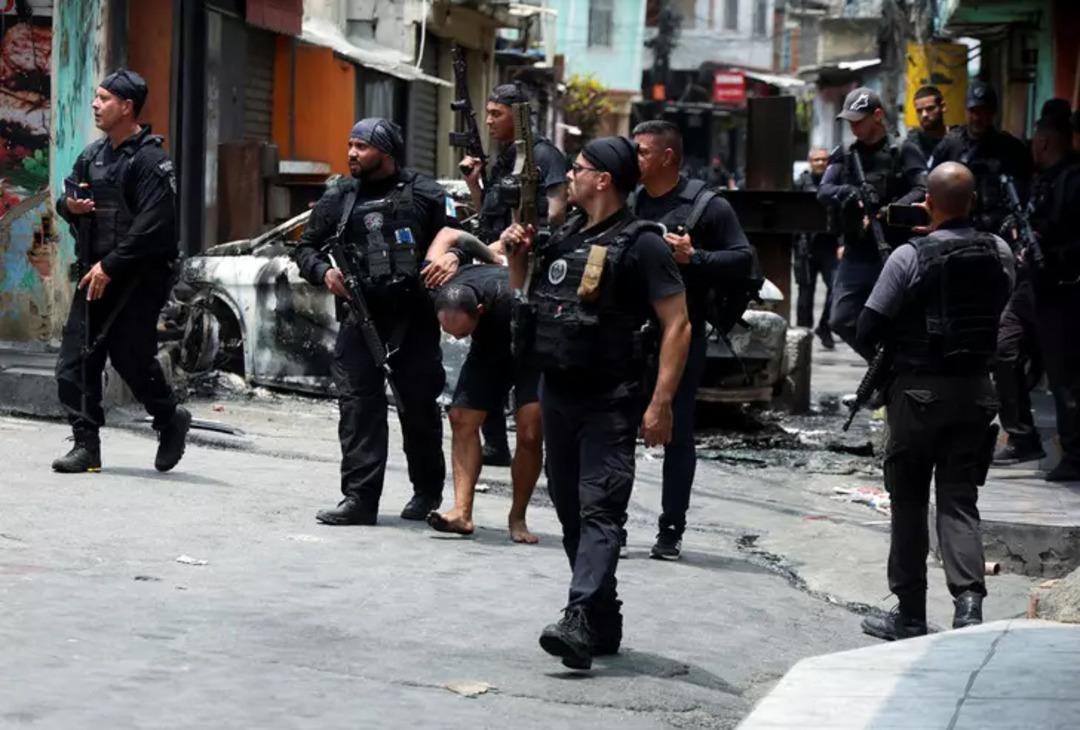 Rio de Janeiro da en ölümcül polis operasyonu! Sayı 132 ye yükseldi: Cesetleri meydanda topladılar 6