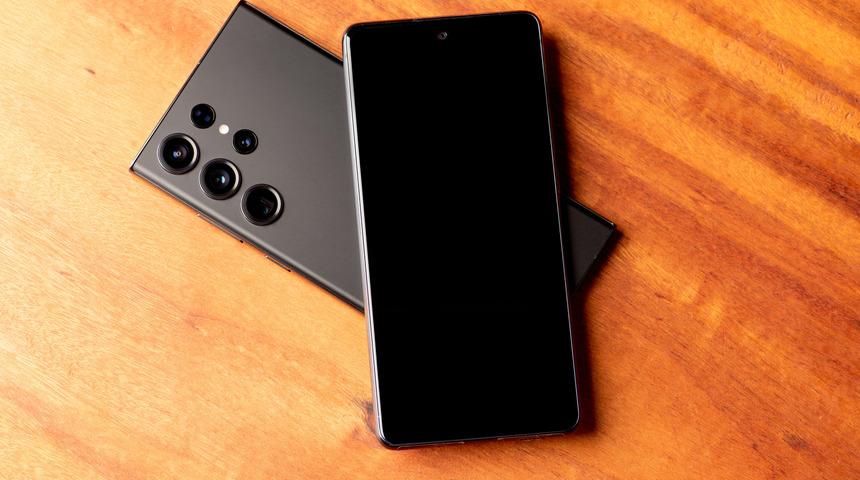 Galaxy S26 hakkında ilk resmi ipuçları geldi! (Çift işlemci stratejisi geri dönüyor olabilir)