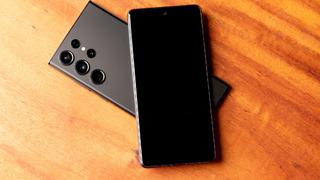 Galaxy S26 hakkında ilk resmi ipuçları geldi! (Çift işlemci stratejisi geri dönüyor olabilir)