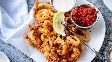 Kalamar tava tarifi! MasterChef kalamar tava tarifi: Yumuşacık ve çıtır çıtır kalamar tava nasıl yapılır, püf noktası nedir?