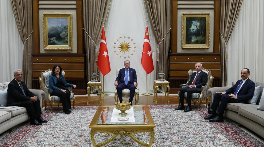 Cumhurbaşkanı Erdoğan'ın 'Ter&ouml;rs&uuml;z T&uuml;rkiye' mesaisi! DEM Parti heyetini kabul etti