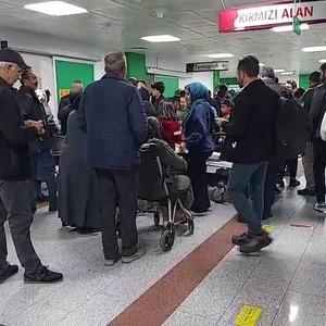 Ortaokulda korku dolu anlar! Son ders zili sonrası merdivenlerde izdiham yaşandı: 23 öğrenci yaralandı