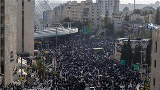 İsrail'de binlerce Ultra Ortodoks Yahudi, zorunlu askerlik karşıtı gösteri düzenliyor