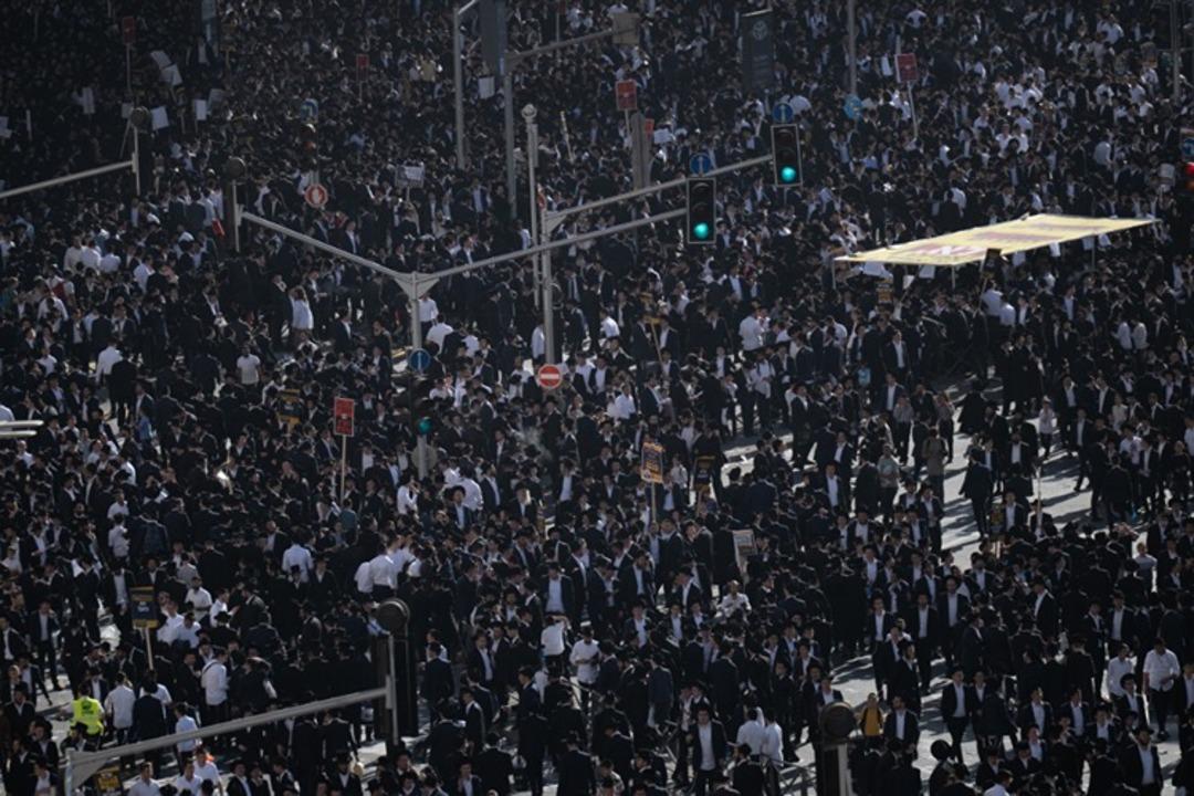 İsrail de binlerce Ultra Ortodoks Yahudi, zorunlu askerlik karşıtı gösteri düzenliyor 1