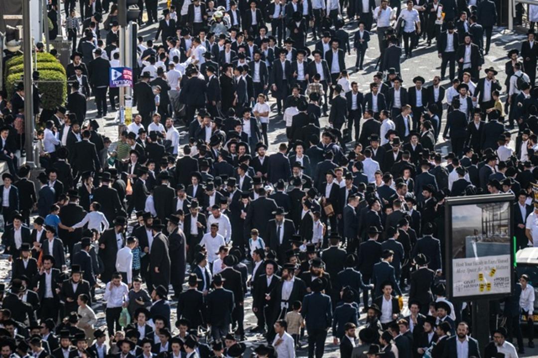 İsrail de binlerce Ultra Ortodoks Yahudi, zorunlu askerlik karşıtı gösteri düzenliyor 3