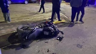 İş makinesi ile çarpışan motosikletli ağır yaralandı