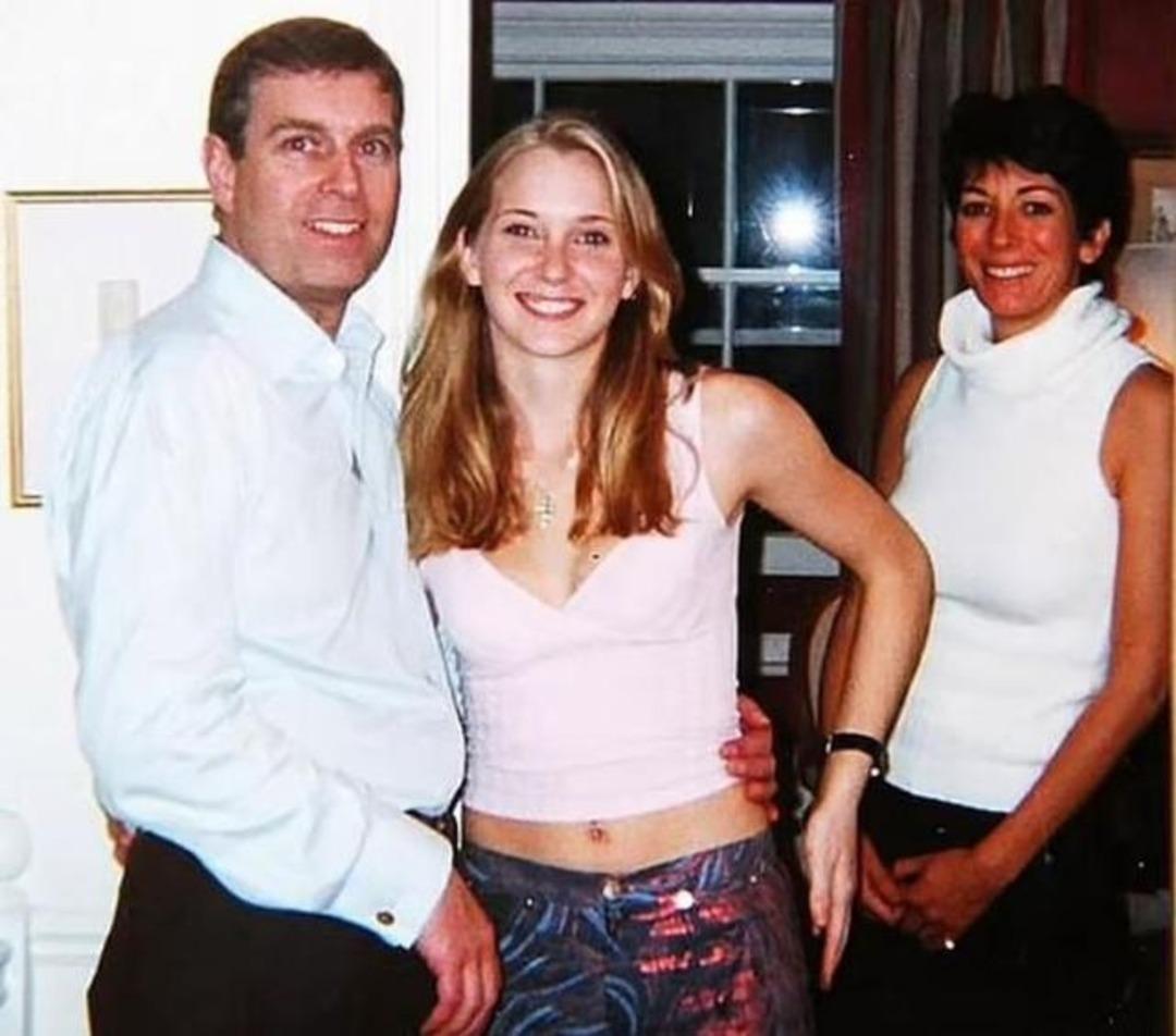 Skandal taciz iddiasının ardından bomba karar! Kardeşinin "Prens" &uuml;nvanı resmen kaldırıldı!  3