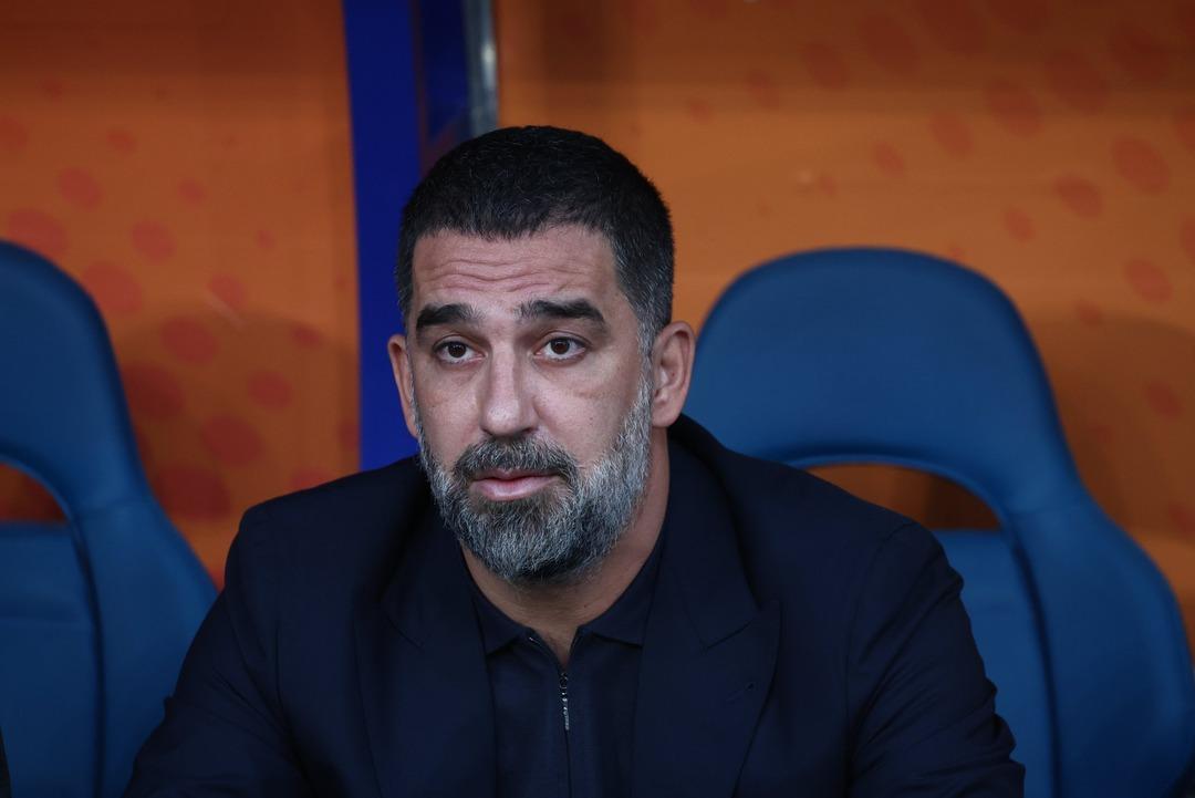 Ukrayna basınından Arda Turan lı Shakhtar Donetsk e ağır eleştiri geldi!   Arda Turan, Shakhtar ın baskın bir g&uuml;&ccedil; olabileceğini g&ouml;stermiyor  .  3