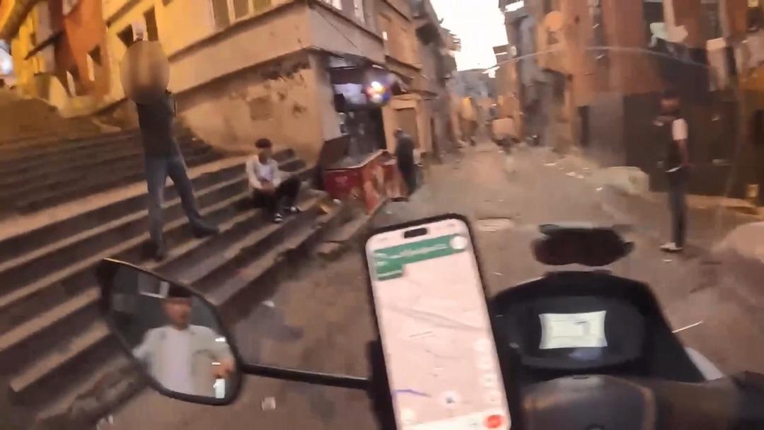 İspanyol YouTuber ı Beyoğlu nda d&ouml;vm&uuml;şlerdi! Olayın ardından ilk kez konuştu!  2