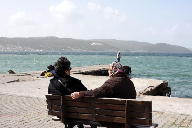 Yağmurların ardından Çanakkale Boğazı iki renk