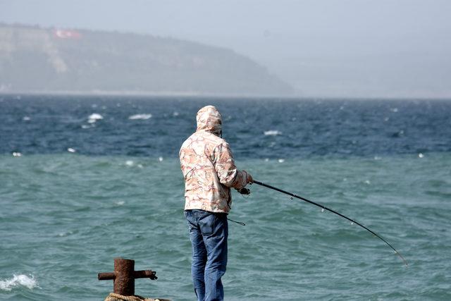 Yağmurların ardından Çanakkale Boğazı iki renk