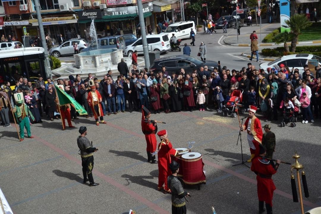 Balıkesir&rsquo;de m&uuml;zik grupları Afrin i&ccedil;in destek g&ouml;sterisi yaptılar