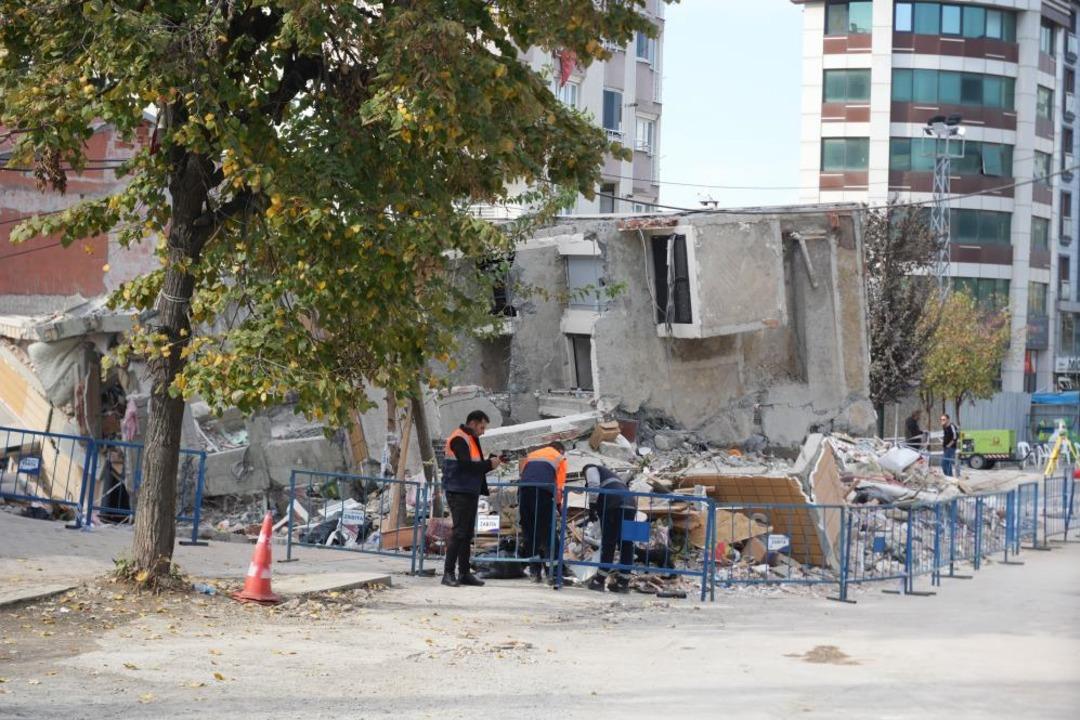 Aileden geriye sadece Dilara kalmıştı... Kahreden detay: 2 ay sonra taşınacaklarmış! 4