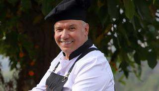 Evinin bahçesinde 3 masa ile başladı! Hayaldi gerçek oldu