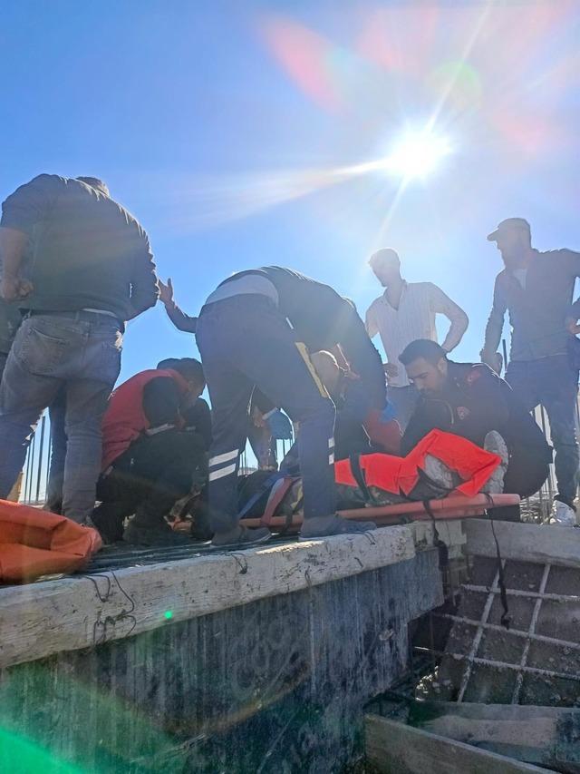 640xauto Kırılan pompa parçasının altında kalan işçi yaralandı