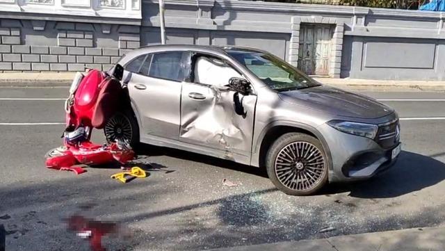Sarıyer’de feci kaza! Otomobil motosikletle çarpıştı: 1 ağır yaralı 1