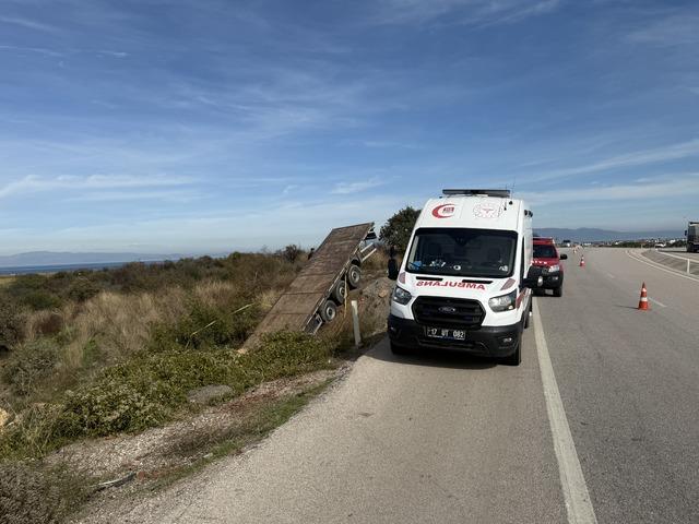 Çanakkale de feci kaza! Tır şarampole devrildi, sürücü hayatını kaybetti 1