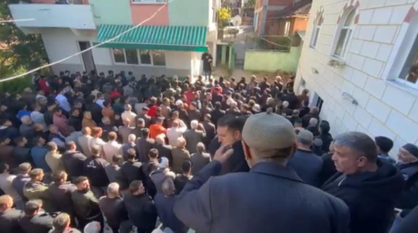 İstanbul’da evlilik tartışmasında öldürülen genç toprağa verildi