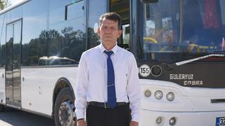 Isparta'da otobüs şoförü, yolda bulduğu yaralı köpeği veterinere ulaştırdı