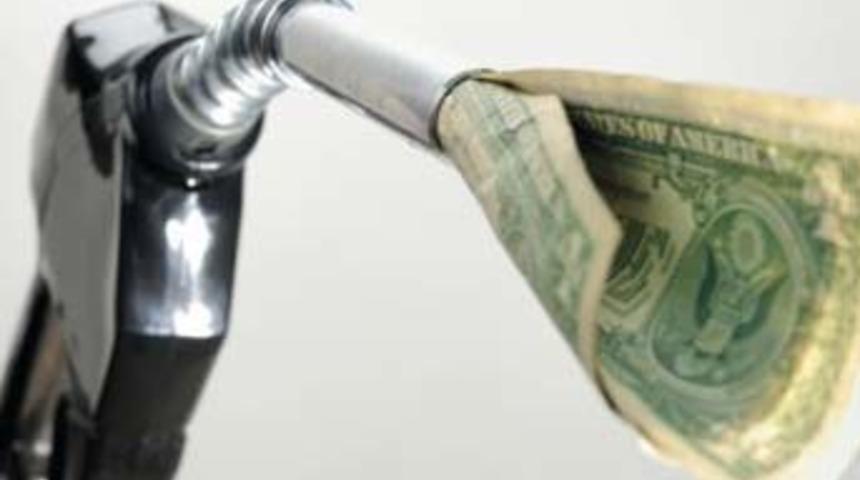 Petrol fiyatları y&uuml;kselişe ge&ccedil;ti