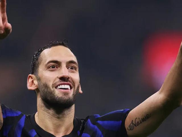 Hakan Çalhanoğlu'nu transfer etmek artık imkansız! İtalyanlar tam sayfa duyurdu