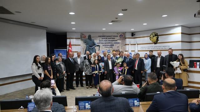 KAYSO’da yılın ahisi kaftanını giydi