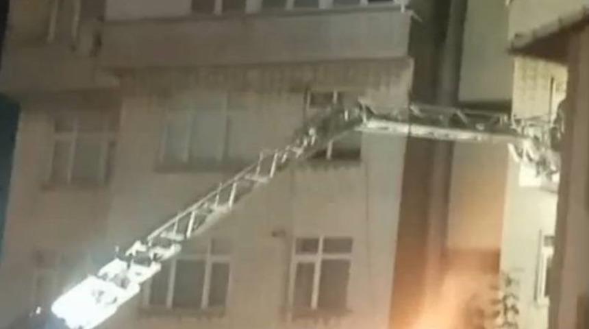 Gebze'de bir binada çatırtı sesleri: Bina tahliye ediliyor