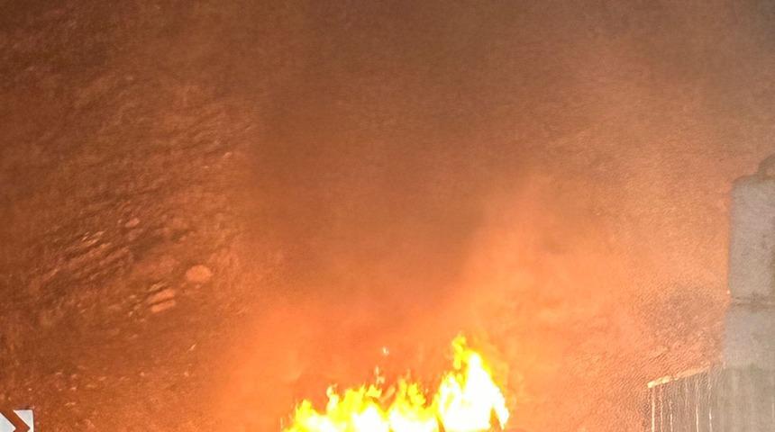 Şırnak’ta seyir halindeki araç alev aldı